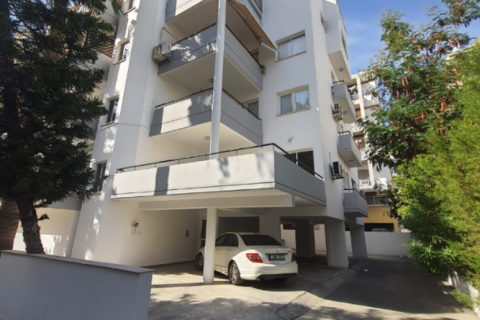 3 bedrooms Apartment in Limassol, Cyprus No. 35083 3