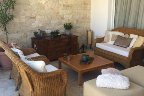 3 bedrooms Apartment in Limassol, Cyprus No. 35083 1