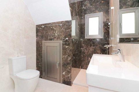 3 chambres Appartement à Limassol, Cyprus No. 72904 8