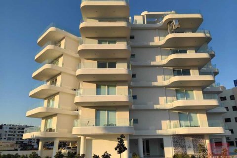 3 dormitorios Apartment en Larnaca, Cyprus No. 79950 1