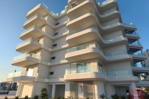 3 dormitorios Apartment en Larnaca, Cyprus No. 79950 2