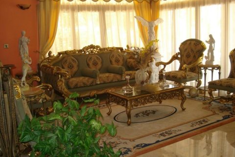 5 bedrooms Villa in Limassol, Cyprus No. 105918 10