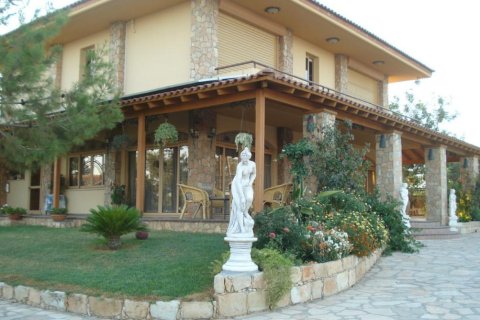 5 bedrooms Villa in Limassol, Cyprus No. 105918 13