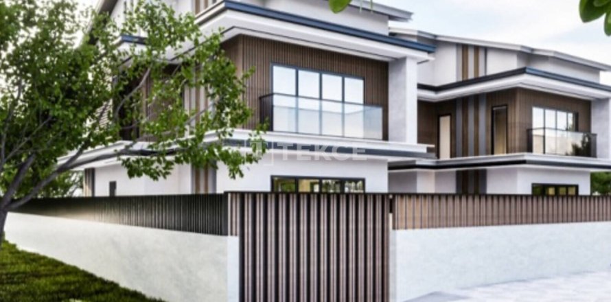 5 bedrooms Villa in Tan Xuan, Vietnam No. 11884