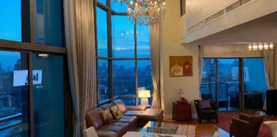 3 bedrooms Apartment in Bangkok, Thailand No. 98127