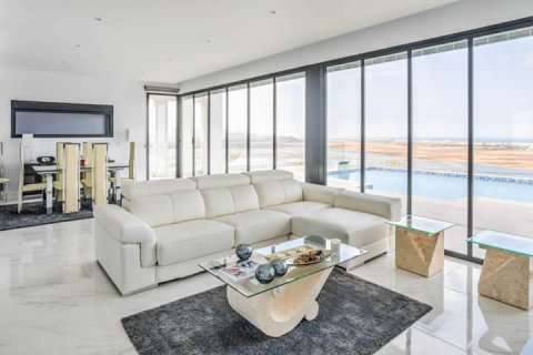 4 bedrooms Villa in Tan Tru, Vietnam No. 26061 7