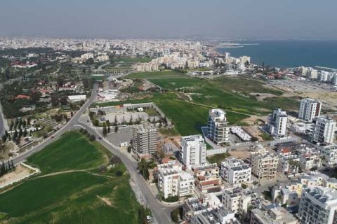 2 dormitorios Apartment en Larnaca, Cyprus No. 45038 2
