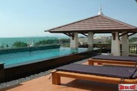 3 bedrooms Penthouse in Jomtien Beach, Thailand No. 96570 1