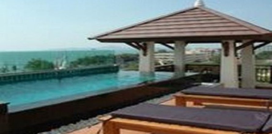 3 bedrooms Penthouse in Jomtien Beach, Thailand No. 96570