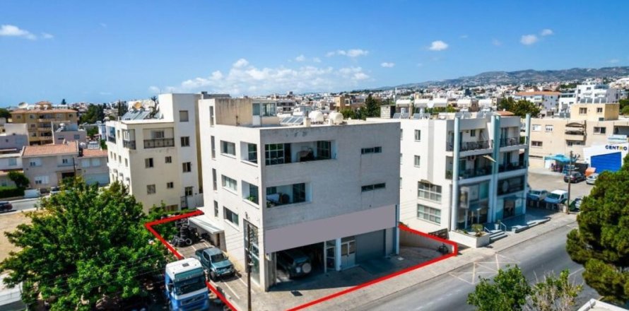 479m² Commercial property in Paphos, Cyprus No. 105073