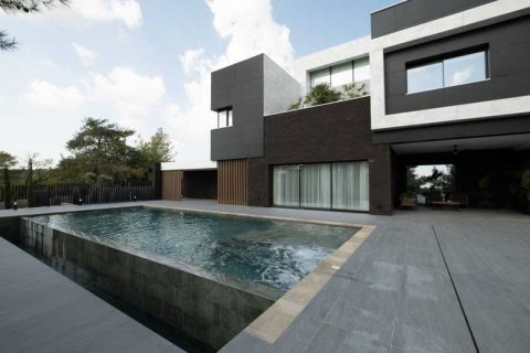 Вилла с 7 спальнями в Суни-Занакья, Кипр №74364 4