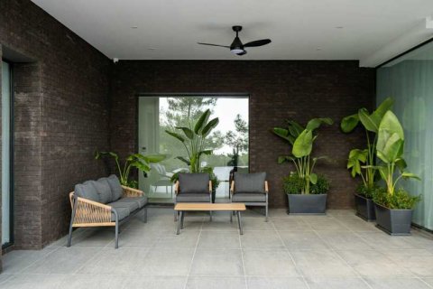 Вилла с 7 спальнями в Суни-Занакья, Кипр №74364 5