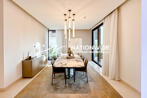 5 bedrooms Villa in Binh Duong, Vietnam No. 86521 3