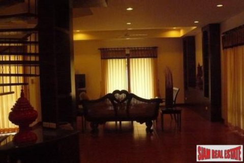 3 bedrooms Villa in Jomtien Beach, Thailand No. 96504 13