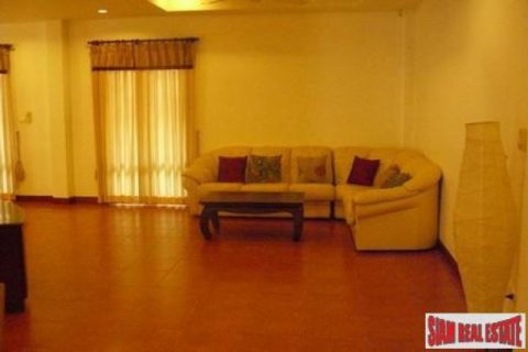 3 bedrooms Villa in Jomtien Beach, Thailand No. 96504 4