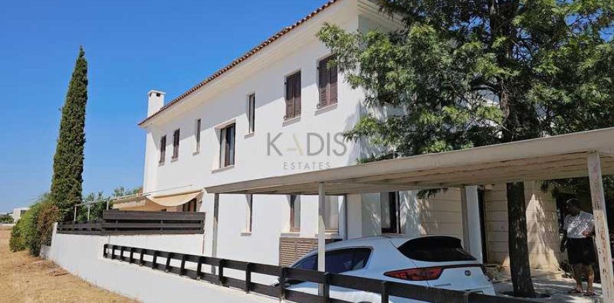 4 chambres House à Latsia, Cyprus No. 80748