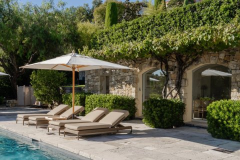 5 bedrooms Villa in Valbonne, France No. 99312 8