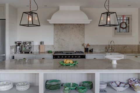 5 bedrooms Villa in Valbonne, France No. 99312 10