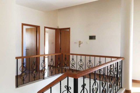 4 bedrooms House in Agios Athanasios, Cyprus No. 82629 4