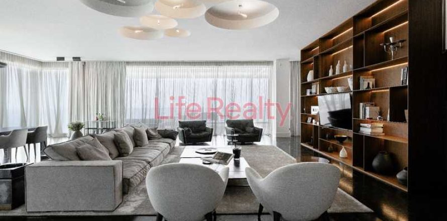 4 bedrooms Penthouse in Limassol, Cyprus No. 102550