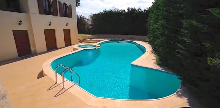 8 bedrooms Villa in Boeotia, Greece No. 107224