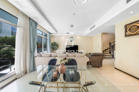 3 dormitorios Villa en Nguyen Thi Minh Khai, Vietnam No. 87147 7