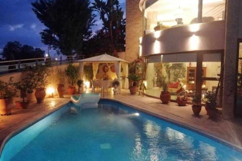 Дом с 4 спальнями в Ипсонас, Кипр №30746 1