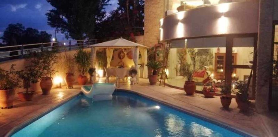 Дом с 4 спальнями в Ипсонас, Кипр №30746