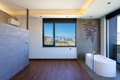 4 bedrooms Villa in Tan Xuan, Vietnam No. 14123 8