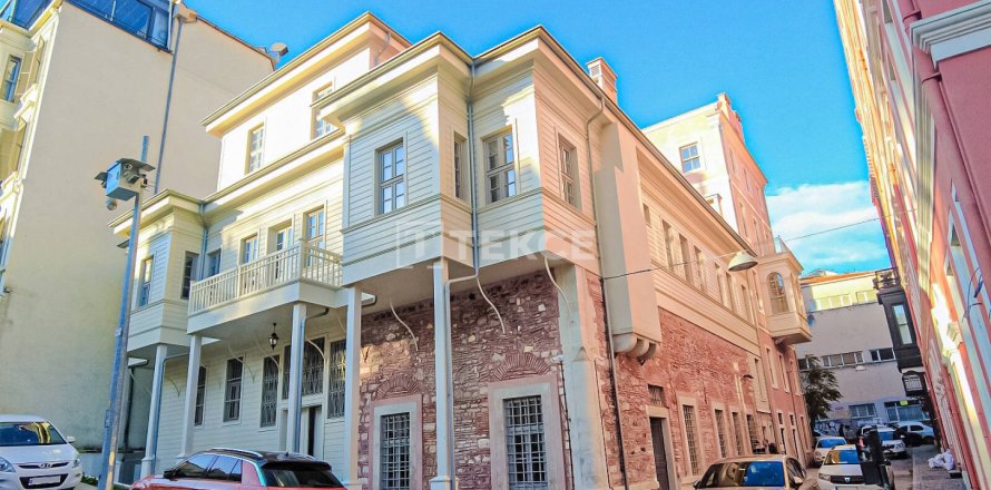 Квартира с 2 спальнями в Стамбул, Турция №11241