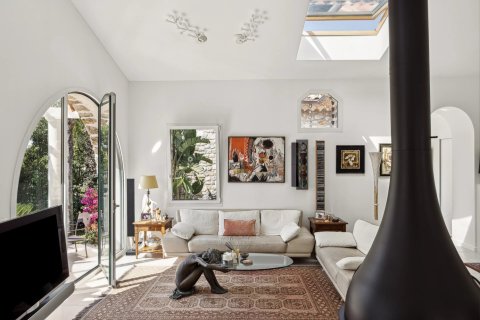 2 bedrooms Villa in Antibes, France No. 68849 3