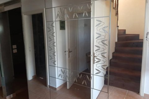 Мезонет с 4 спальнями в Саронис, Греция №107678 10