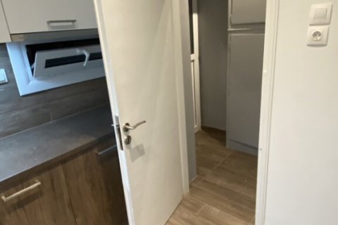 3 bedrooms Apartment in Athens, Greece No. 56097 14