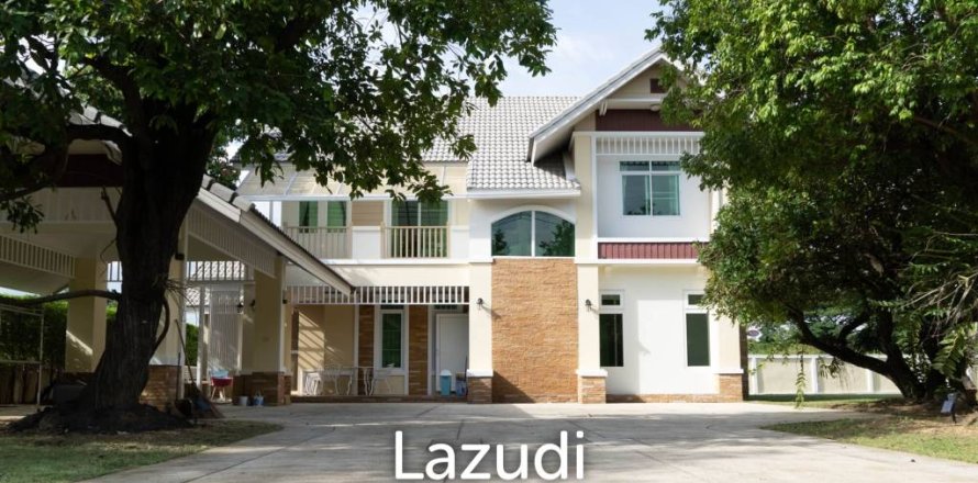 4 bedrooms House in Chiang Mai, Thailand No. 98011