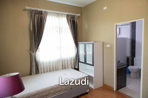 4 bedrooms House in Chiang Mai, Thailand No. 98011 2