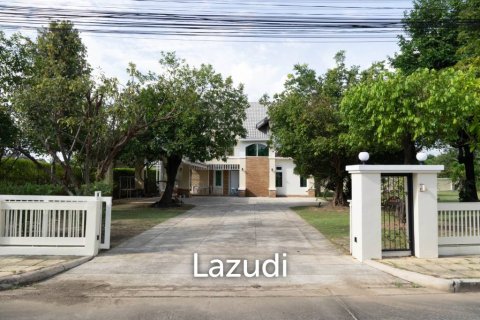 4 bedrooms House in Chiang Mai, Thailand No. 98011 7