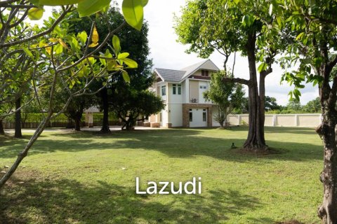 4 bedrooms House in Chiang Mai, Thailand No. 98011 10