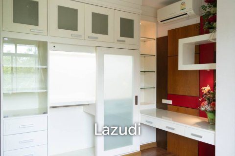 4 bedrooms House in Chiang Mai, Thailand No. 98011 3