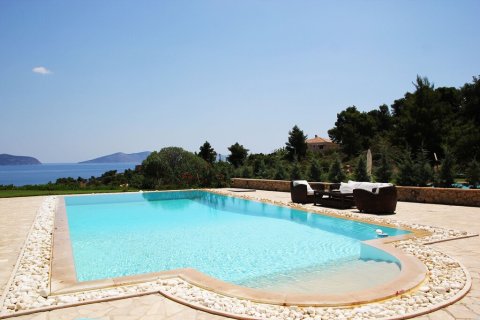 5 bedrooms Villa in Kranidi, Greece No. 108059 8