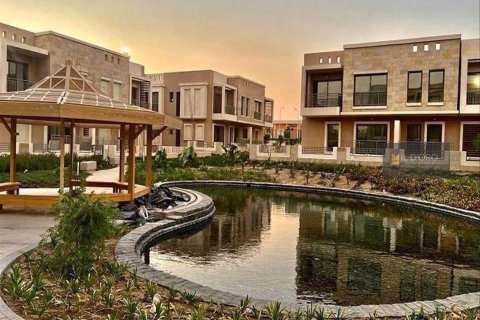 4 bedrooms Villa in New Cairo, Egypt No. 39093