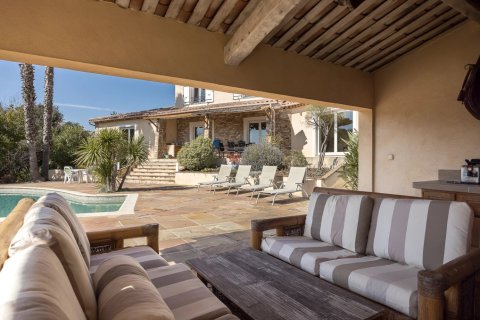 5 dormitorios Villa en Roquefort-les-Pins, France No. 83460 9