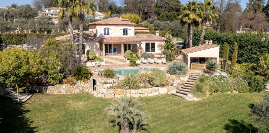 5 dormitorios Villa en Roquefort-les-Pins, France No. 83460