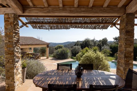 5 dormitorios Villa en Roquefort-les-Pins, France No. 83460 4