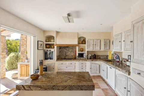 5 dormitorios Villa en Roquefort-les-Pins, France No. 83460 8