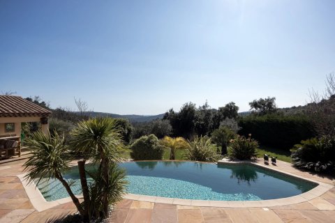 5 dormitorios Villa en Roquefort-les-Pins, France No. 83460 3