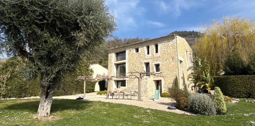 4 chambres House à Vence, France No. 83458