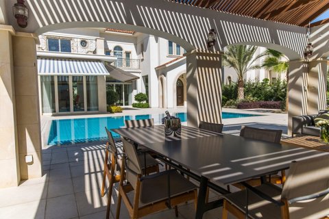 5 bedrooms Villa in Larnaca, Cyprus No. 105632 4