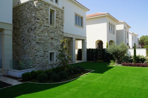 5 bedrooms Villa in Larnaca, Cyprus No. 105632 5