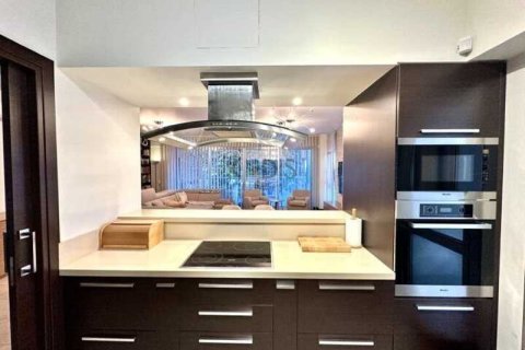 3 bedrooms Apartment in Enkomi, Cyprus No. 80882 8