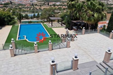 8 bedrooms Villa in Alethriko, Cyprus No. 82746 1